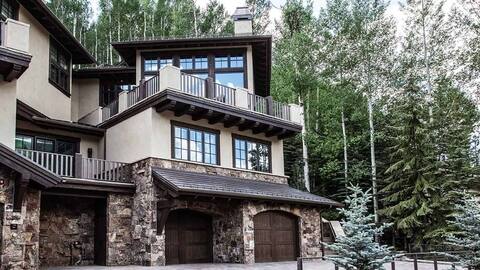 Luxury Ski-In + Stunning Views | Alpenzauber Lodge