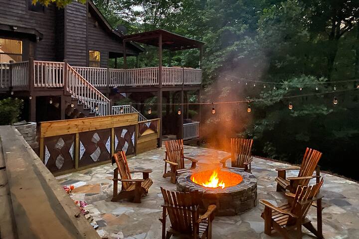 Pinnacle Cabin Rentals managed Airbnb listing 3
