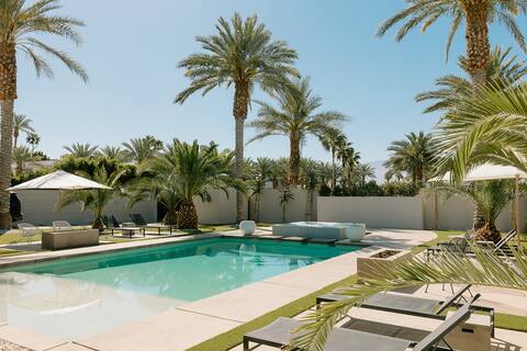 Azure - Elite Luxury Estate w/ Pool & Spa