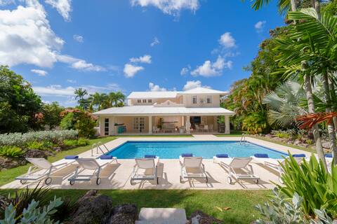 Stunning New Villa 2 Mins to Beach - Coral House