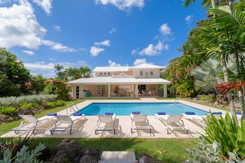 Stunning New Villa 2 Mins to Beach - Coral House