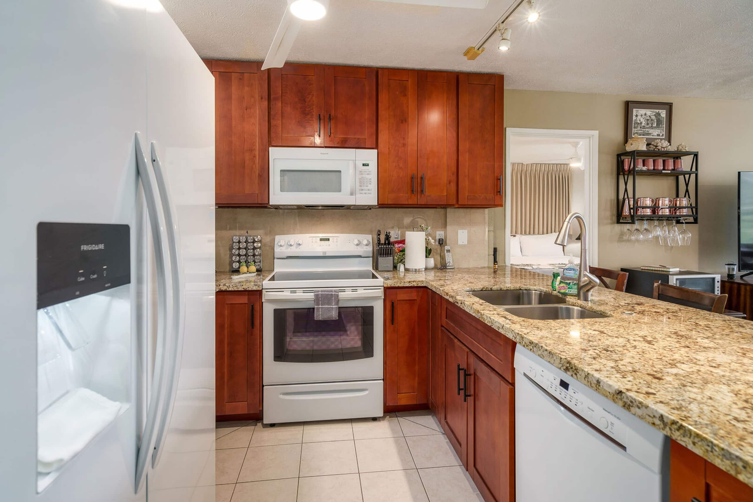 Condo in Kihei · ★4.9 · 2 bedrooms · 2 beds · 2 private baths - Image 22