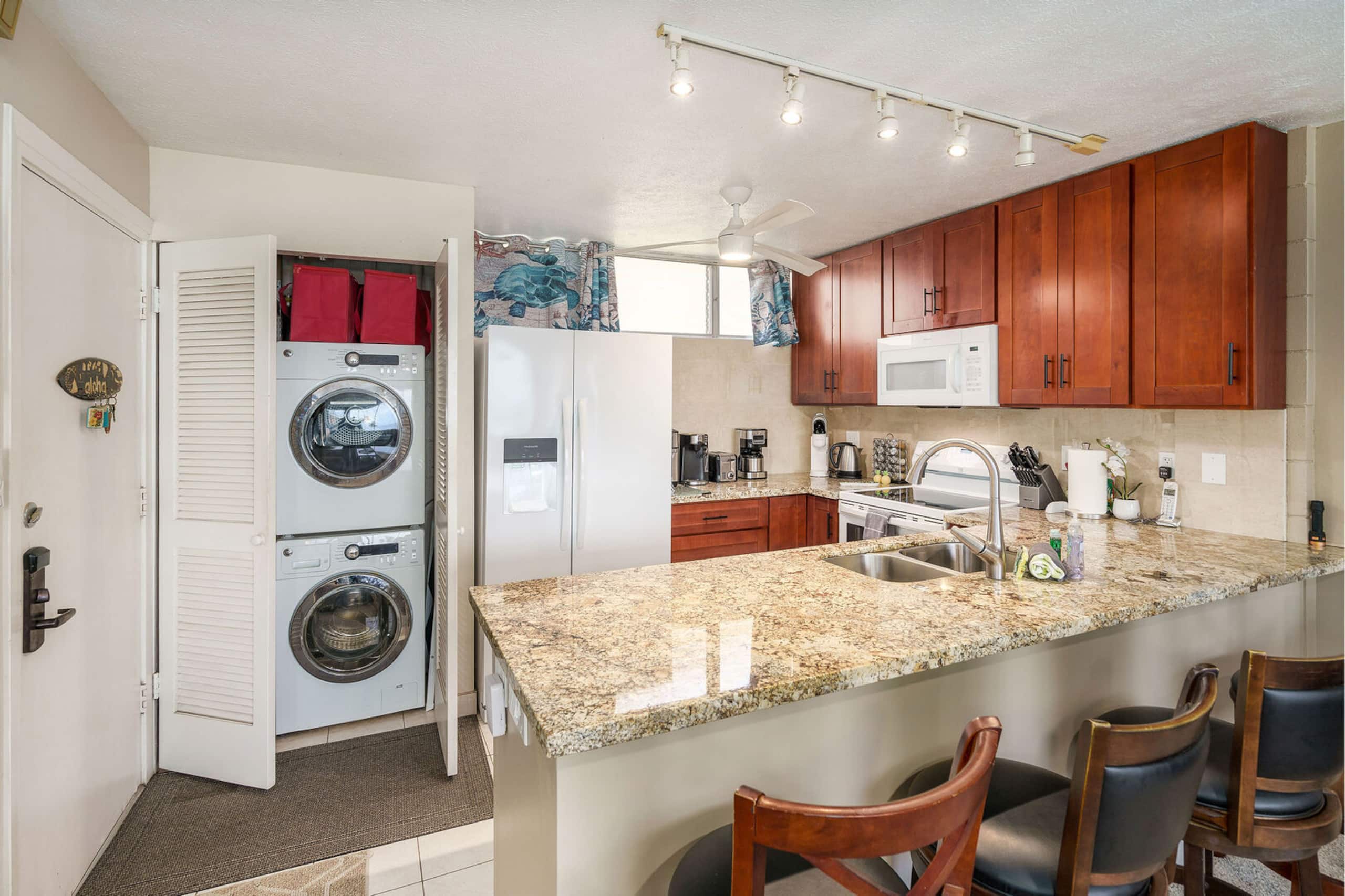 Condo in Kihei · ★4.9 · 2 bedrooms · 2 beds · 2 private baths - Image 3