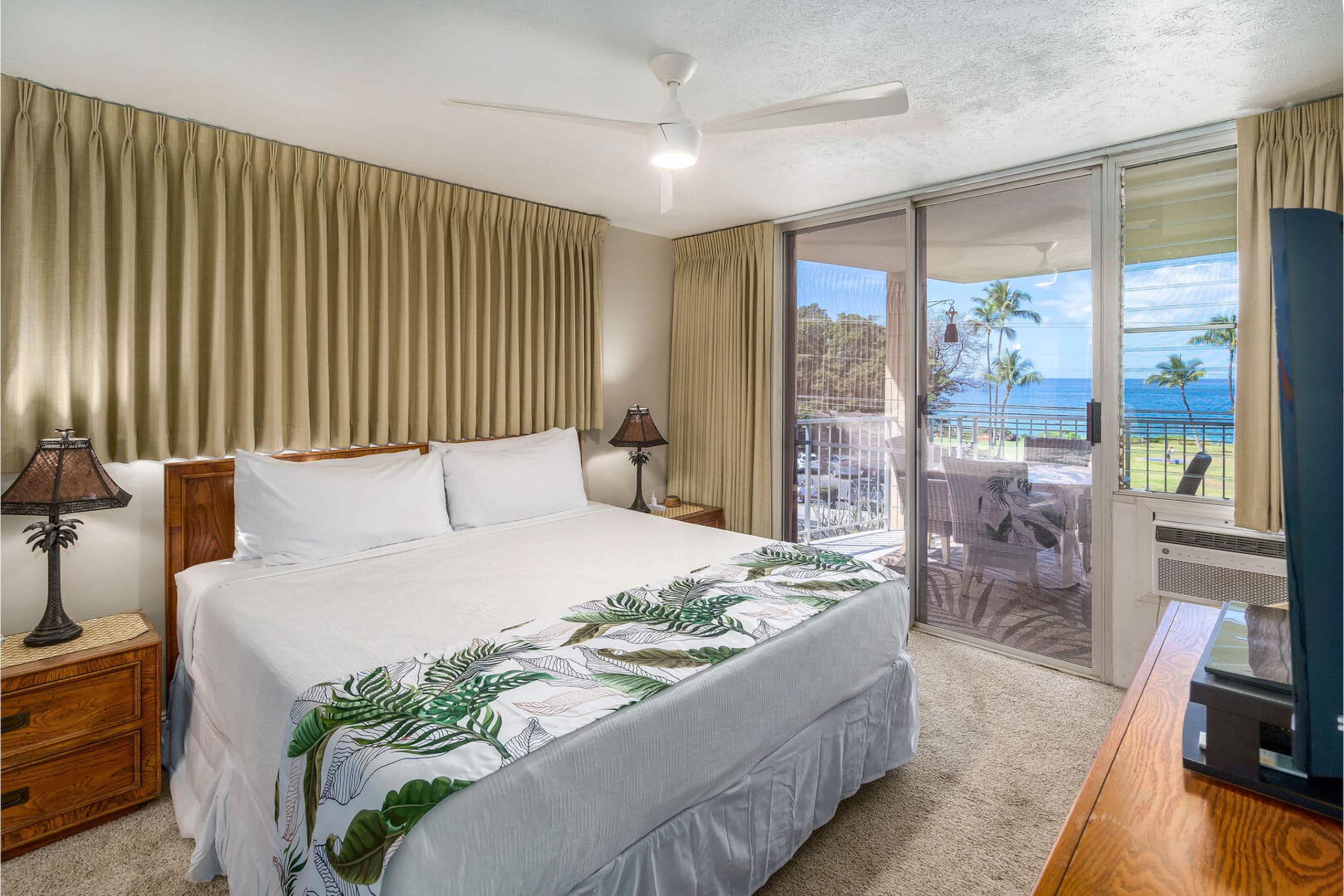 Condo in Kihei · ★4.9 · 2 bedrooms · 2 beds · 2 private baths - Image 4