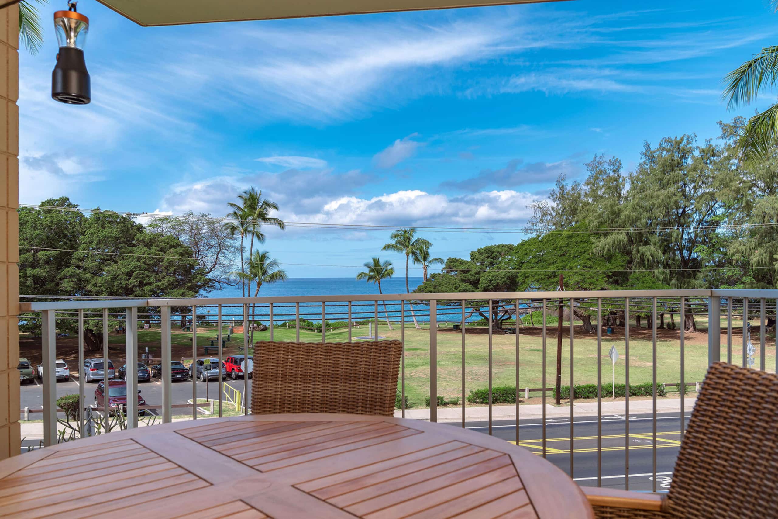 Condo in Kihei · ★4.9 · 2 bedrooms · 2 beds · 2 private baths - Image 8