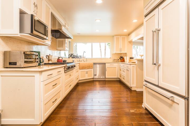 Oak Hills by AvantStay | Panoramic View, Pool, Spa gallery image 3