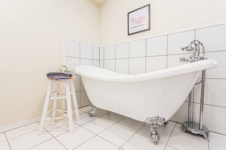 Oak Hills by AvantStay | Panoramic View, Pool, Spa gallery image 4