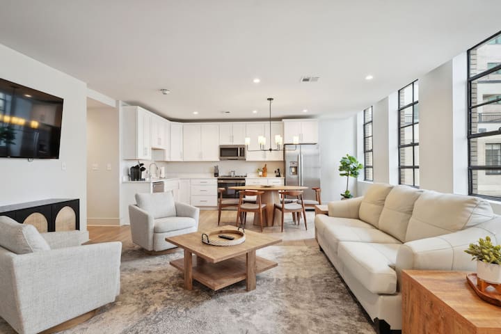 Deluxe 3BD, Walk to French Quarter or Saints Games