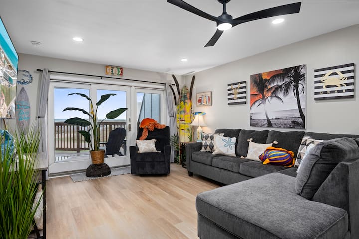 La Mirage 221 2 Bedroom | 2 Bathroom Beachfront - Port Aransas, TX