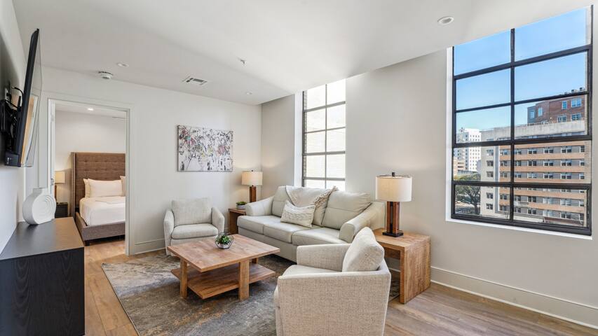 Spacious 5BD, Walk to French Quarter & Superdome gallery image 2