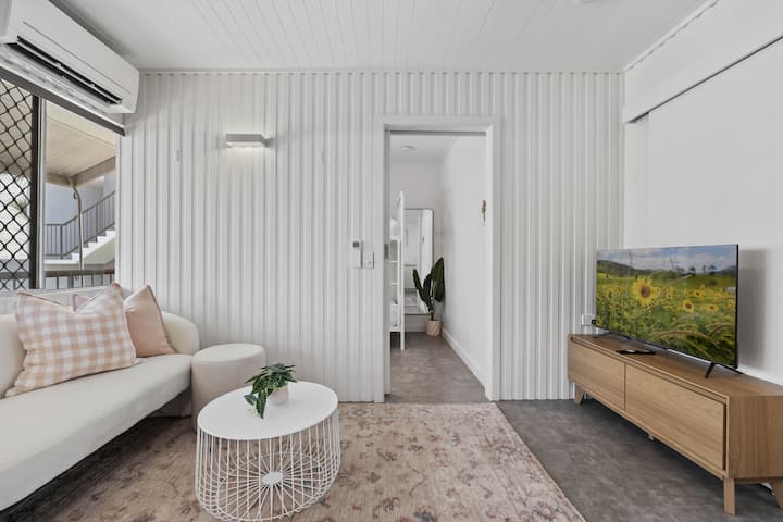 Alex Beachside Pet Friendly 2 Bed Apartment - Sunshine Coast