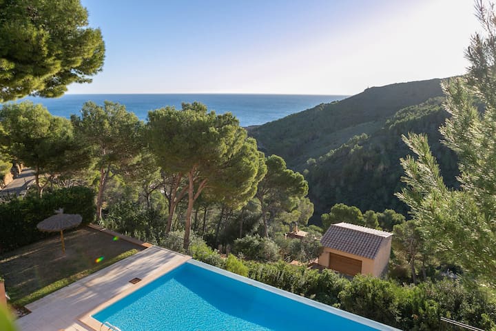 Sweet Home Costa Brava managed Airbnb listing 3