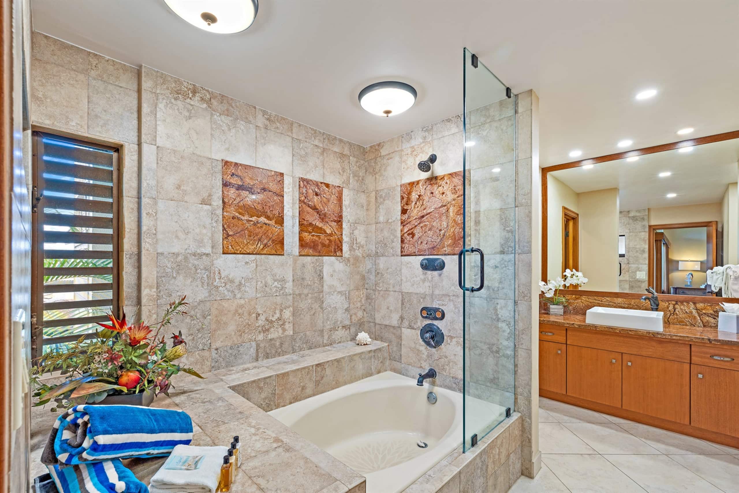 Condo in Lahaina · ★4.96 · 1 bedroom · 2 beds · 2 shared baths - Image 13