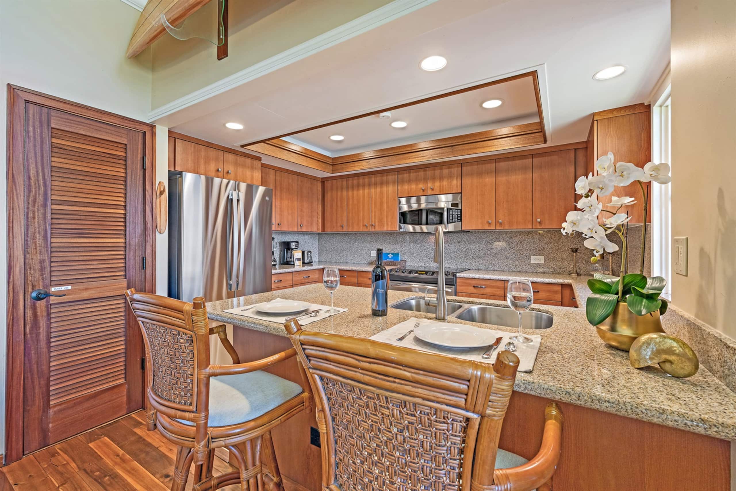 Condo in Lahaina · ★4.96 · 1 bedroom · 2 beds · 2 shared baths - Image 25