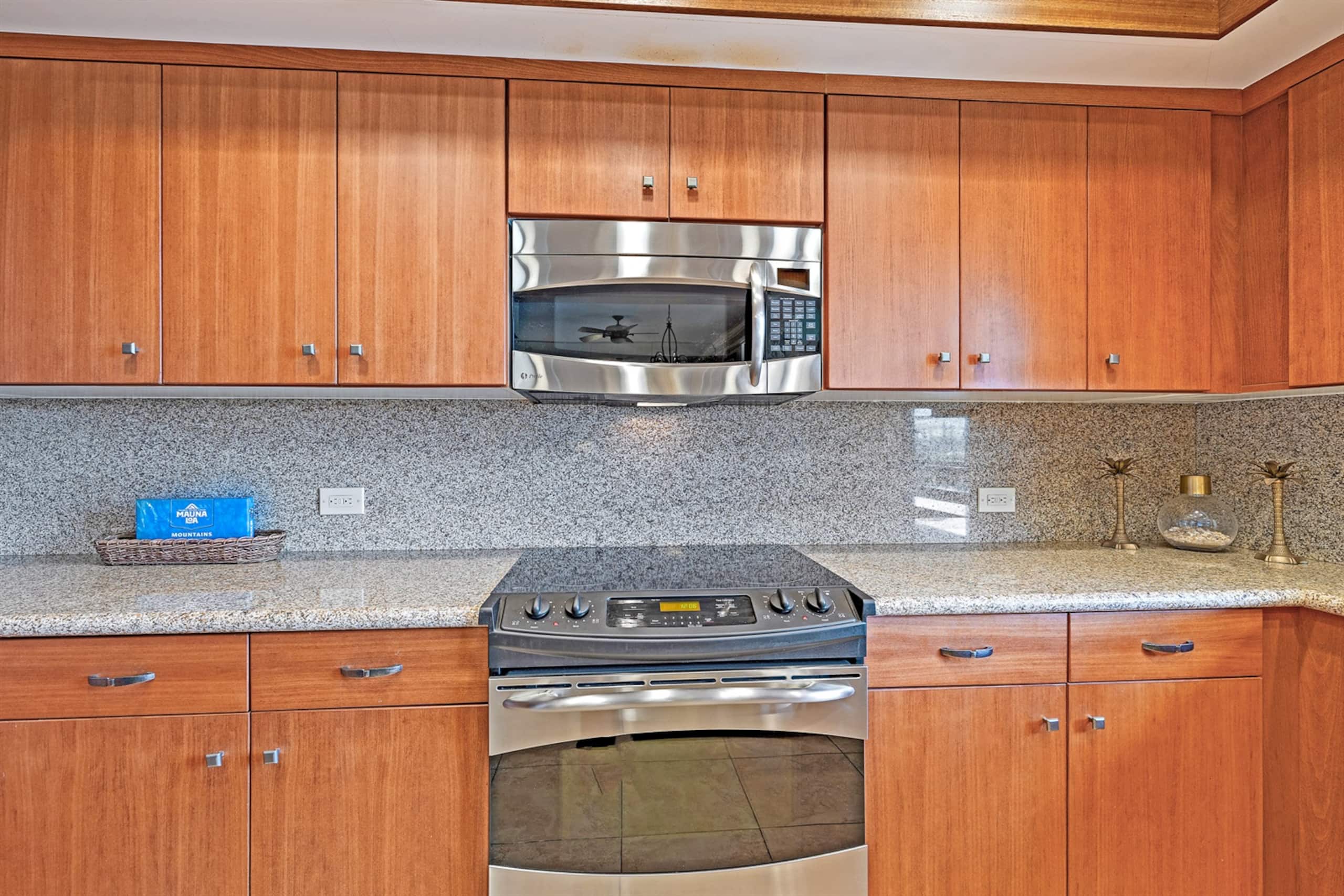 Condo in Lahaina · ★4.96 · 1 bedroom · 2 beds · 2 shared baths - Image 28