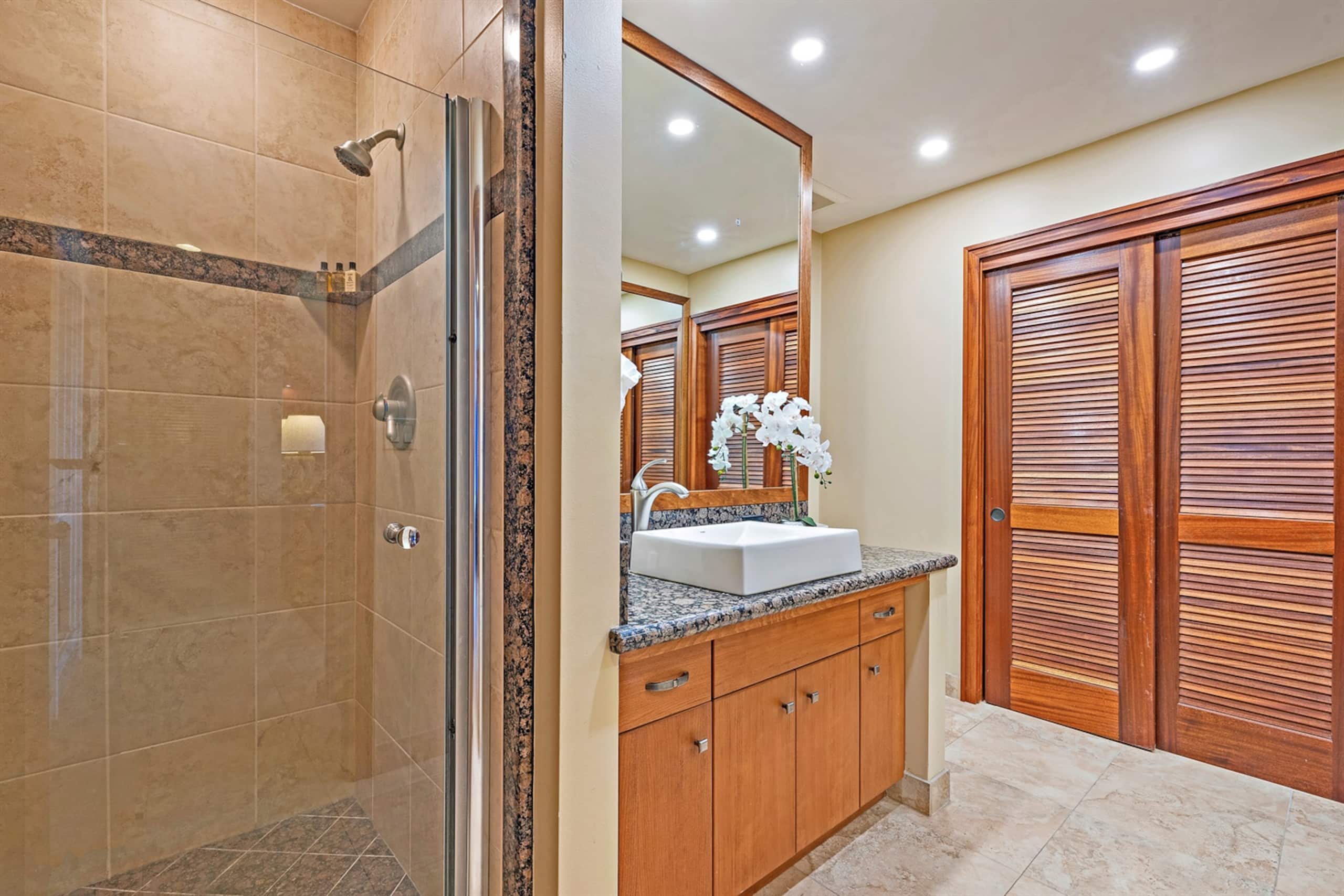 Condo in Lahaina · ★4.96 · 1 bedroom · 2 beds · 2 shared baths - Image 36