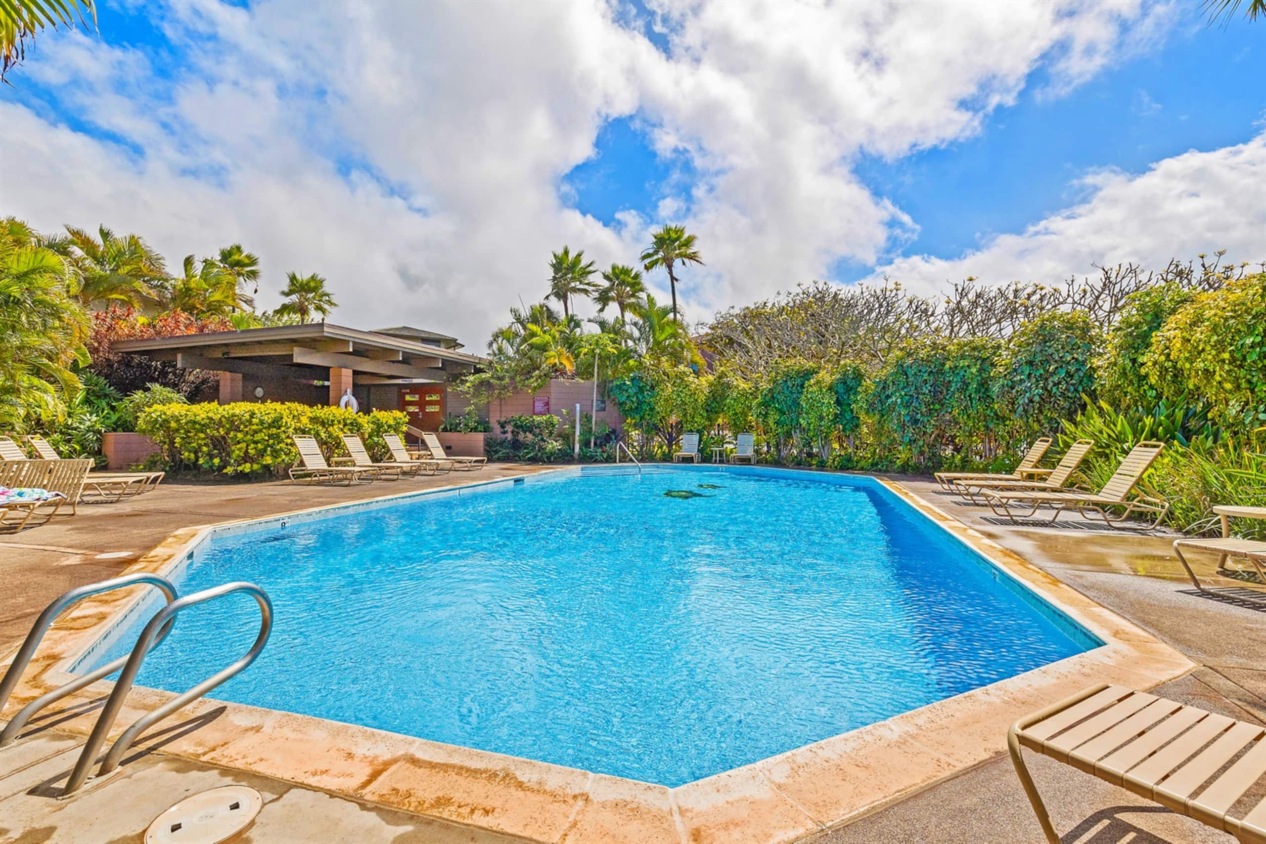 Condo in Lahaina · ★4.96 · 1 bedroom · 2 beds · 2 shared baths - Image 44