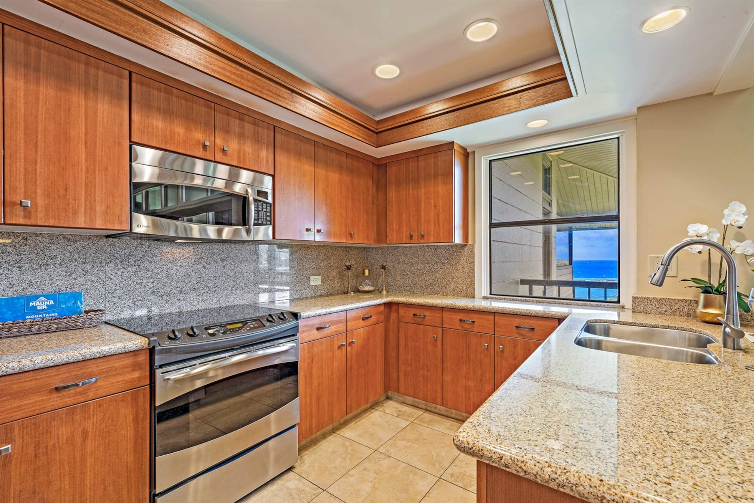 Condo in Lahaina · ★4.96 · 1 bedroom · 2 beds · 2 shared baths - Image 26