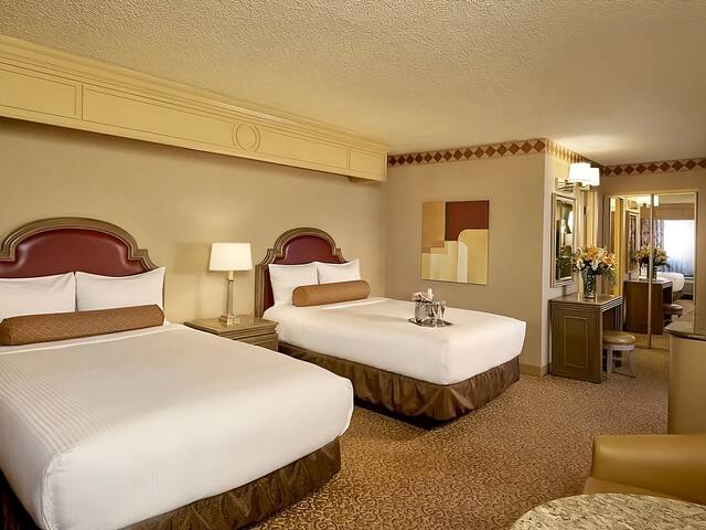 2 Deluxe Doubles at Golden Nugget Las Vegas!