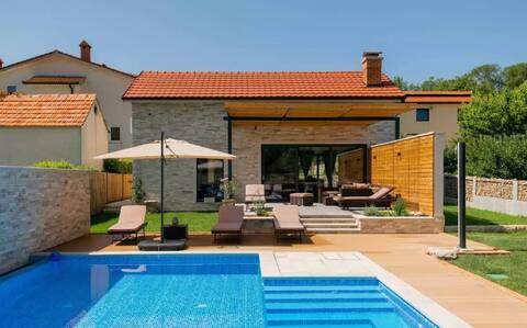 Top performing Airbnb: My Dalmatia - Luxury villa Prolozac in Općina Proložac