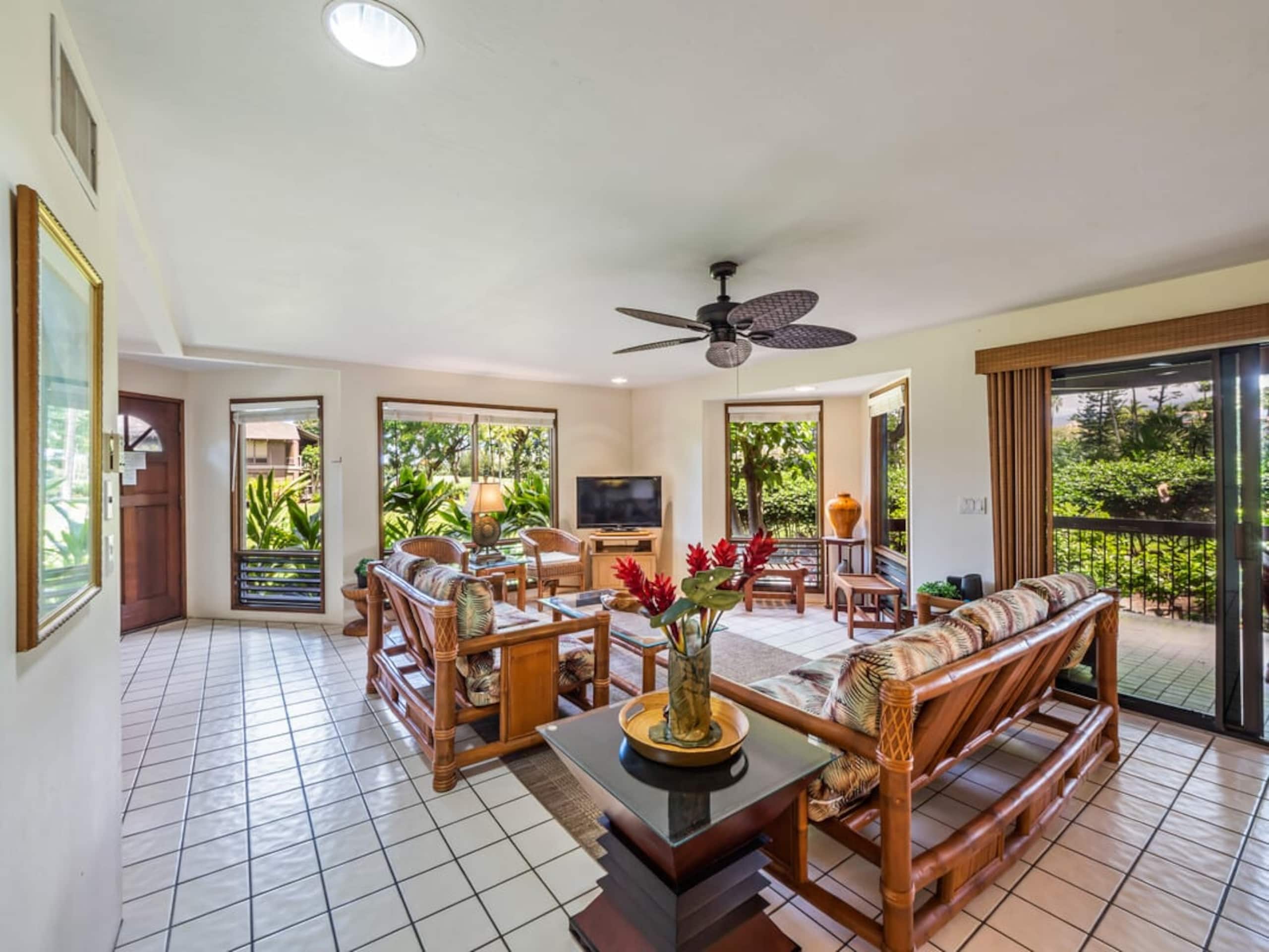 Condo in Kailua-Kona · ★4.7 · 2 bedrooms · 3 beds · 2 baths - Image 43