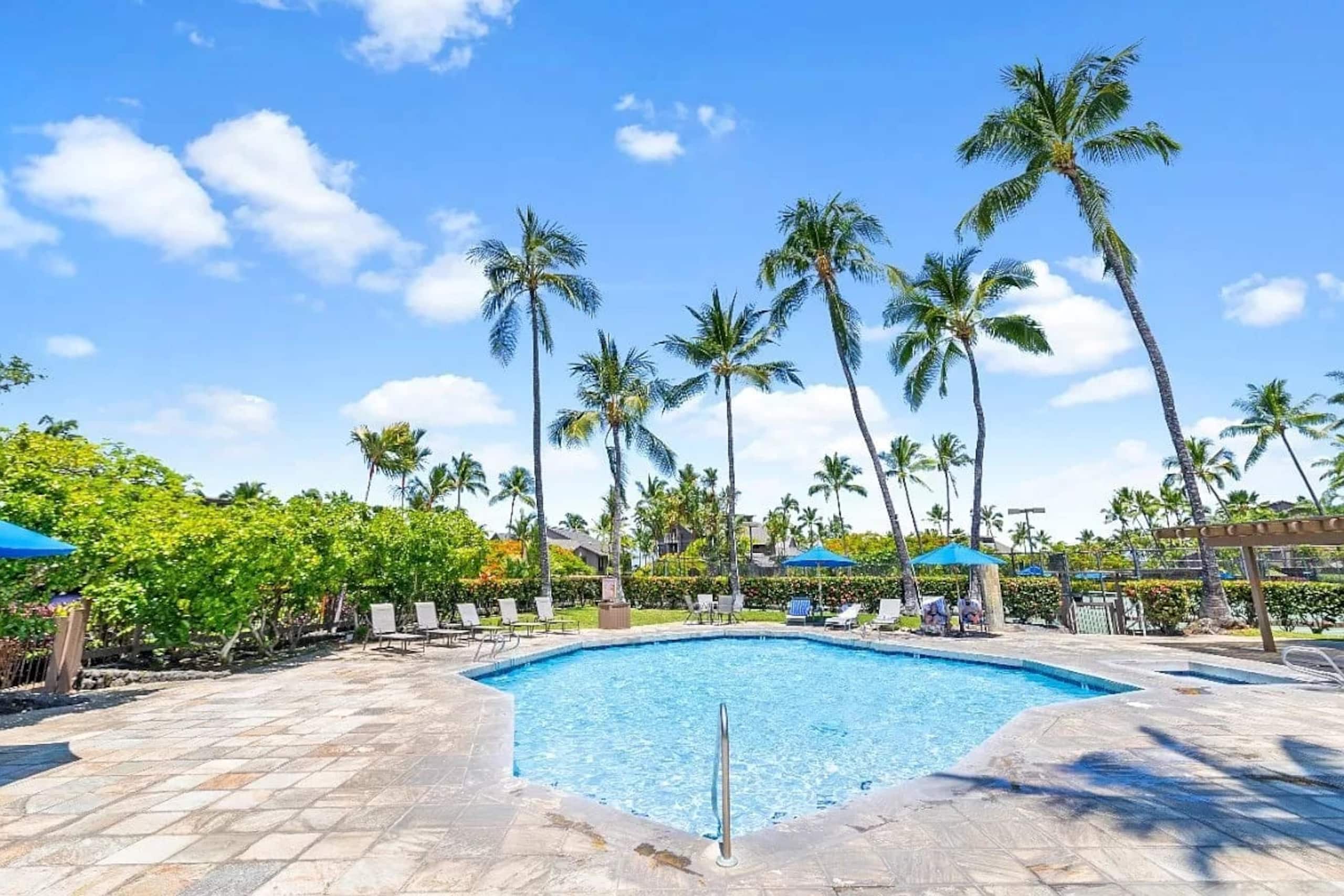 Condo in Kailua-Kona · ★4.7 · 2 bedrooms · 3 beds · 2 baths - Image 25