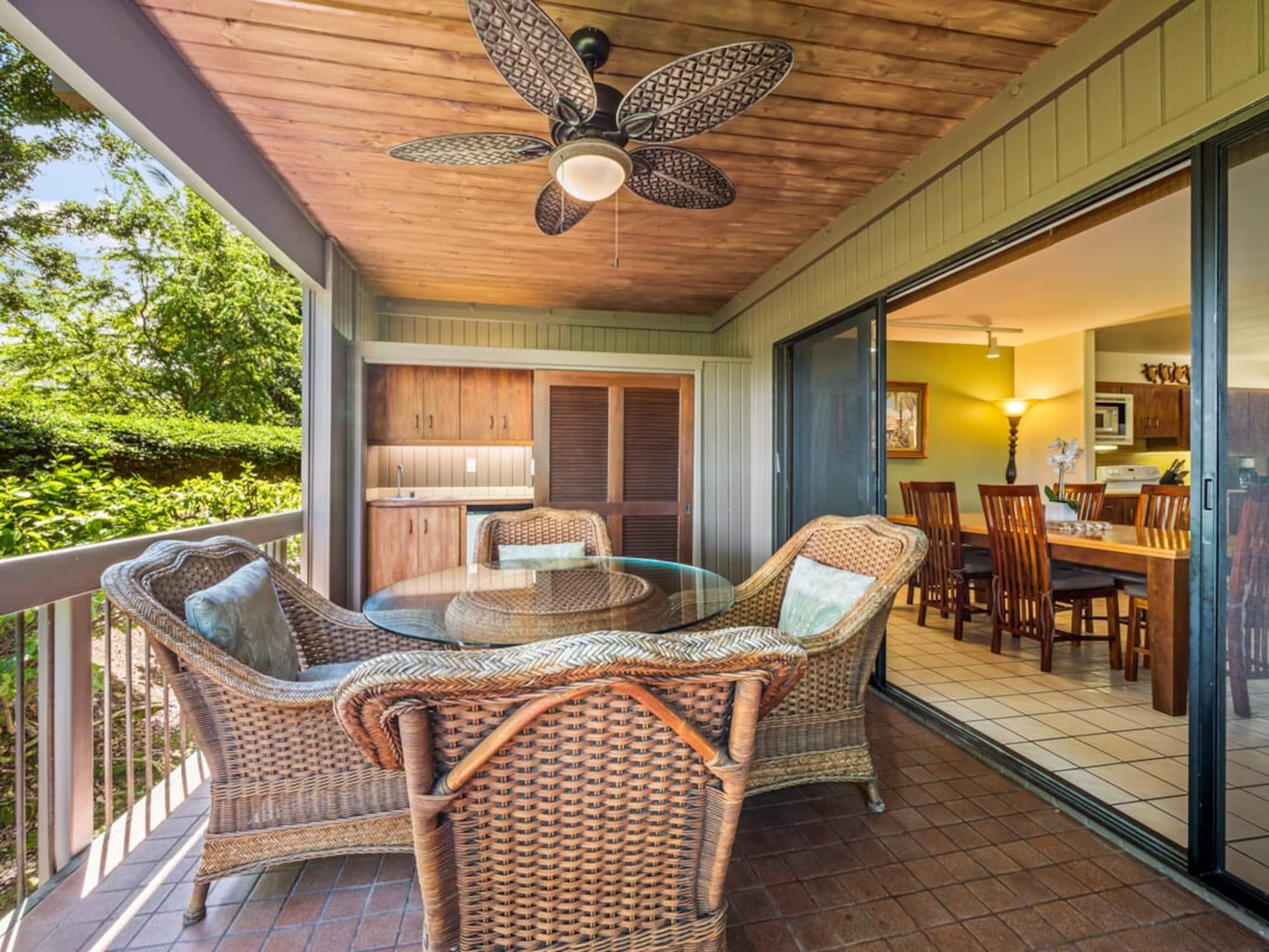Condo in Kailua-Kona · ★4.7 · 2 bedrooms · 3 beds · 2 baths - Image 32