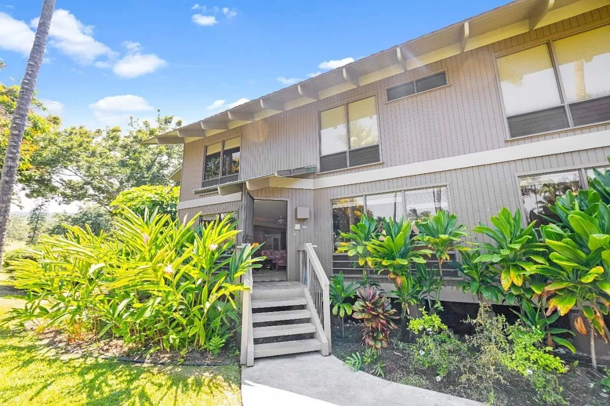 Condo in Kailua-Kona · ★4.7 · 2 bedrooms · 3 beds · 2 baths - Image 37