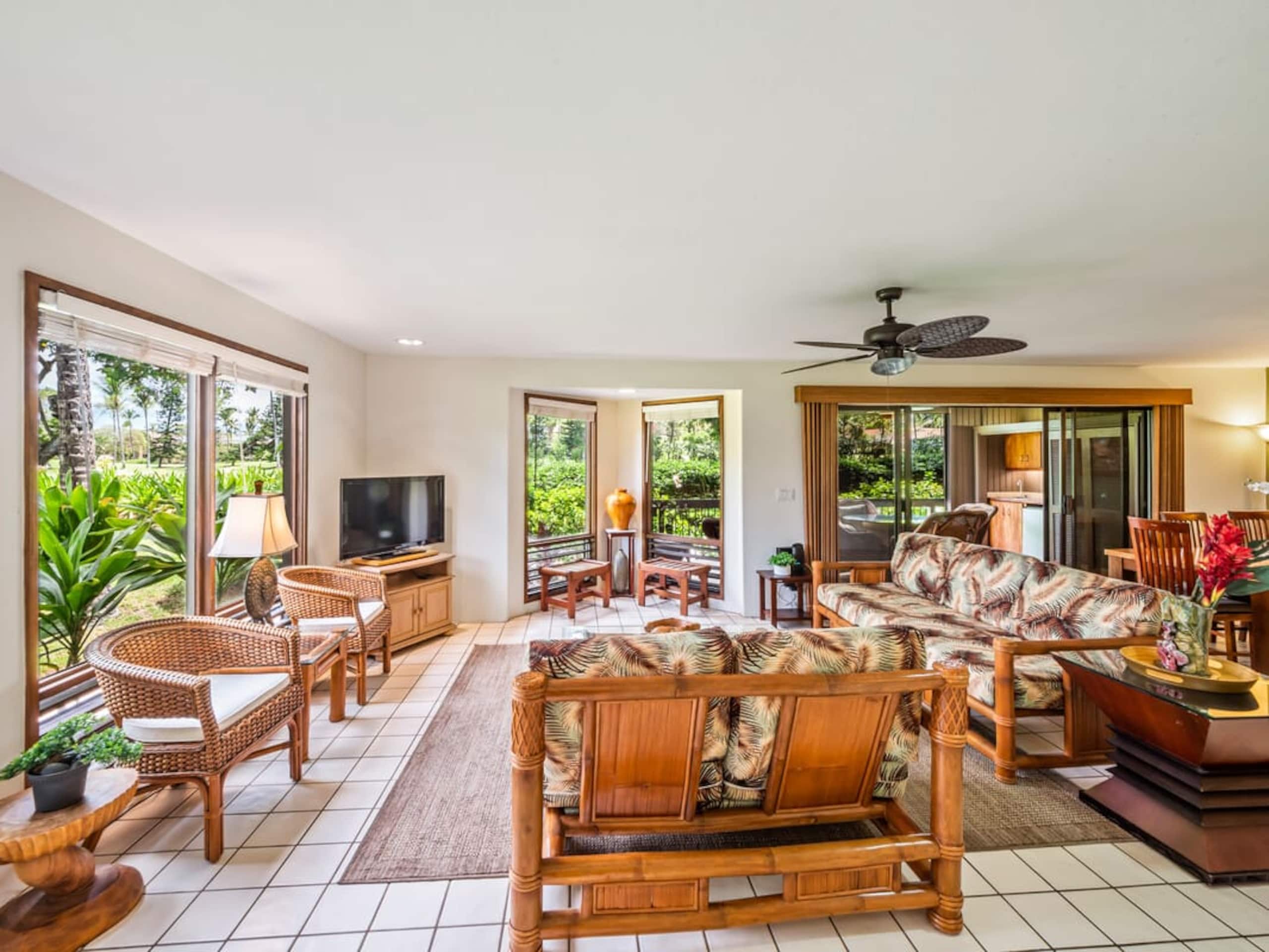 Condo in Kailua-Kona · ★4.7 · 2 bedrooms · 3 beds · 2 baths - Image 1