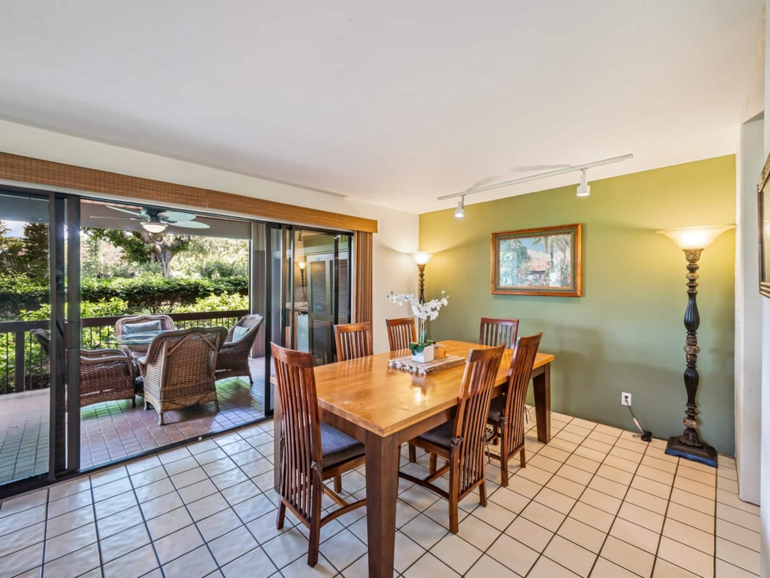 Condo in Kailua-Kona · ★4.7 · 2 bedrooms · 3 beds · 2 baths - Image 12