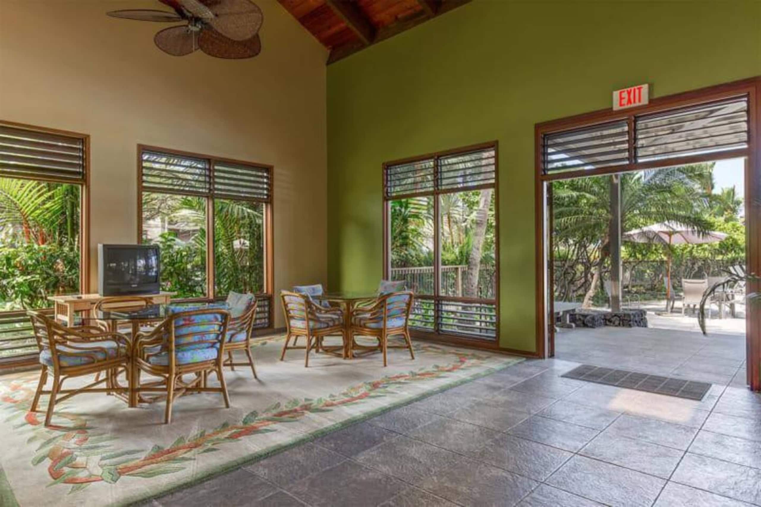 Condo in Kailua-Kona · ★4.7 · 2 bedrooms · 3 beds · 2 baths - Image 51