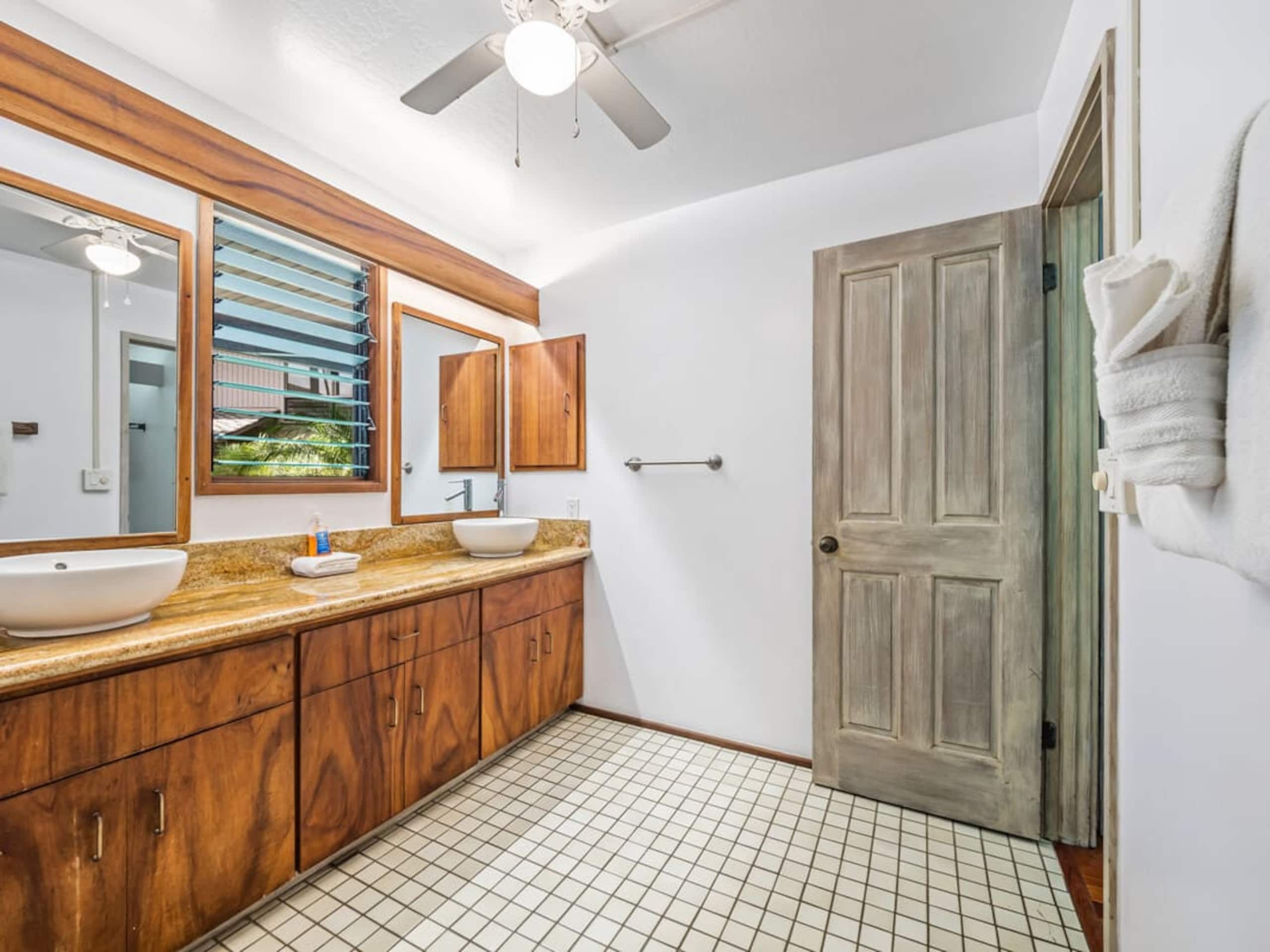 Condo in Kailua-Kona · ★4.7 · 2 bedrooms · 3 beds · 2 baths - Image 50