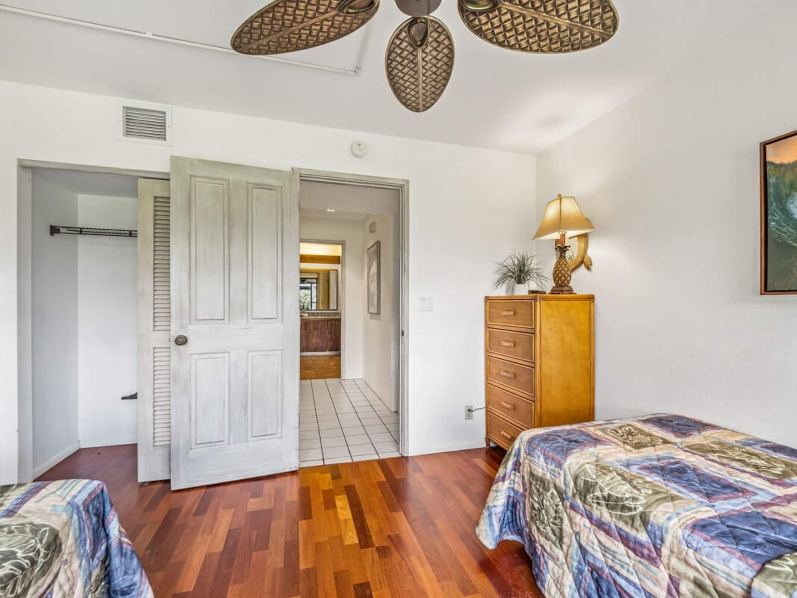 Condo in Kailua-Kona · ★4.7 · 2 bedrooms · 3 beds · 2 baths - Image 18