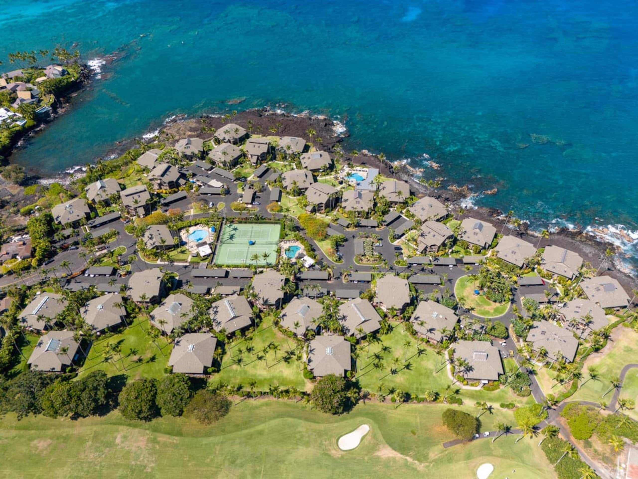 Condo in Kailua-Kona · ★4.7 · 2 bedrooms · 3 beds · 2 baths - Image 42