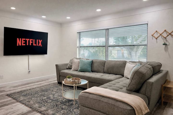 2 King Beds | 8 Min To Irb | Fully Fenced Yard - Indian Rocks Beach, FL