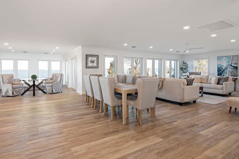 Waterfront Home | Wedding & Family Getaways