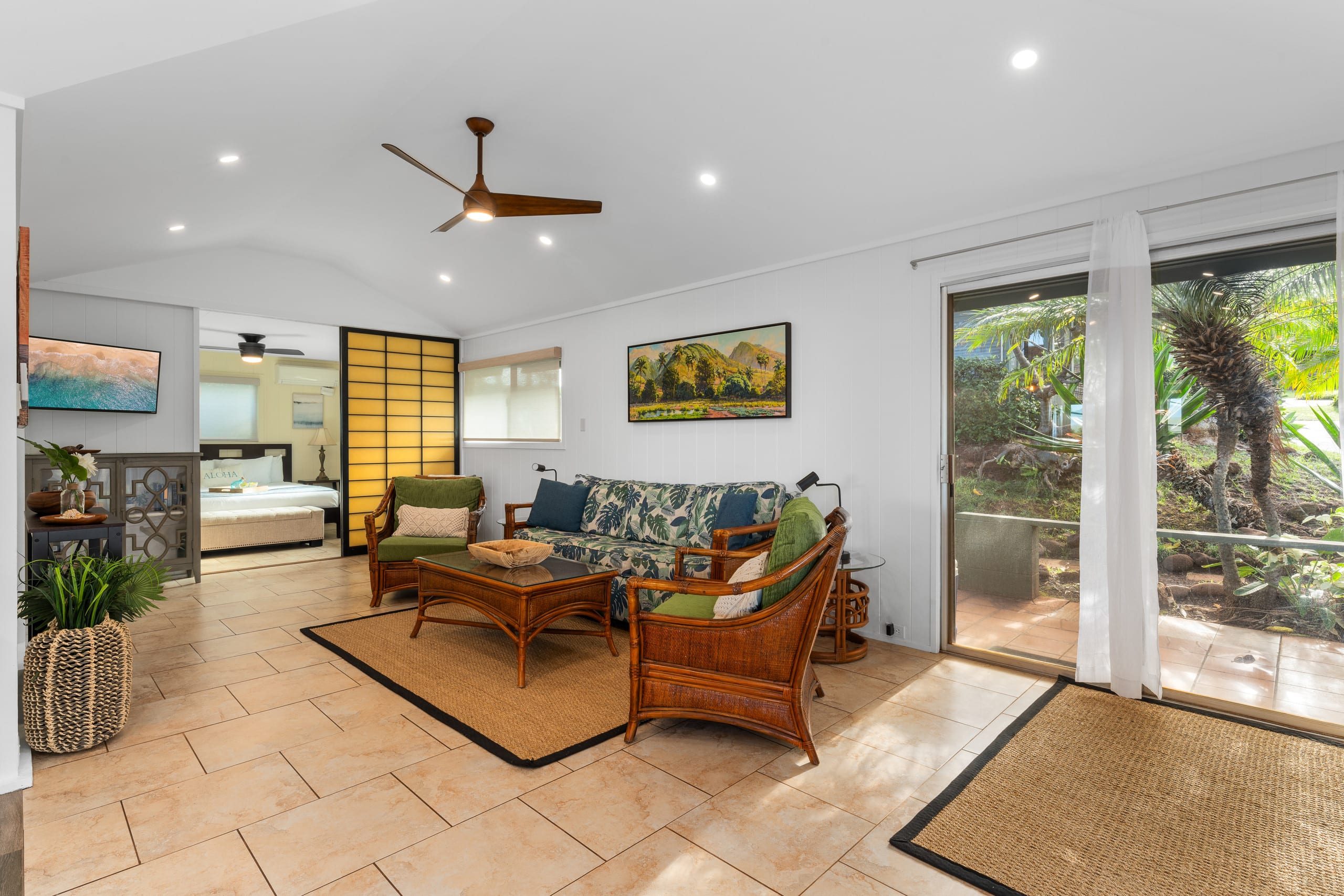 Condo in Lahaina · ★5.0 · 2 bedrooms · 3 beds · 2 baths - Image 2
