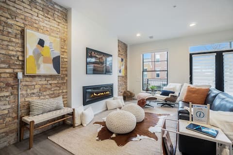 Downtown Holland Luxury Condo on 8th—George 201