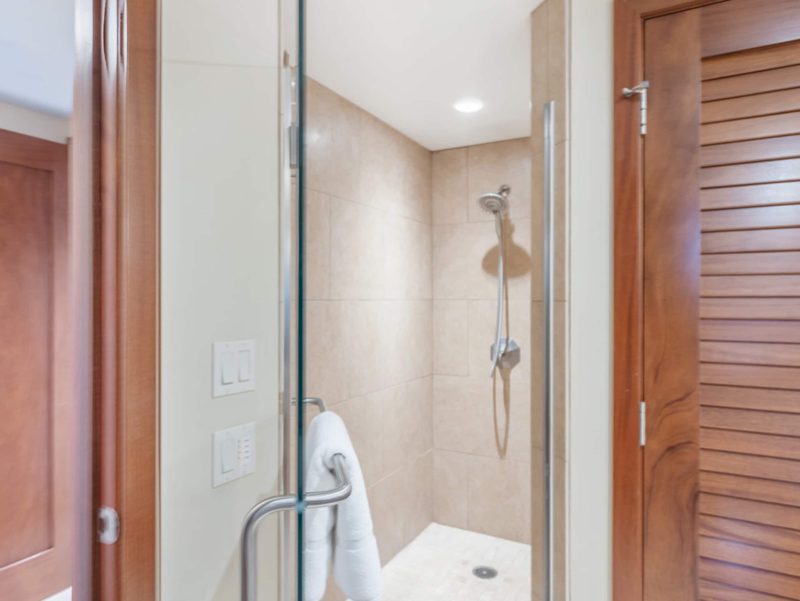 Hale Keani O-1203 stunning Views: Sept. Special! - Image 37