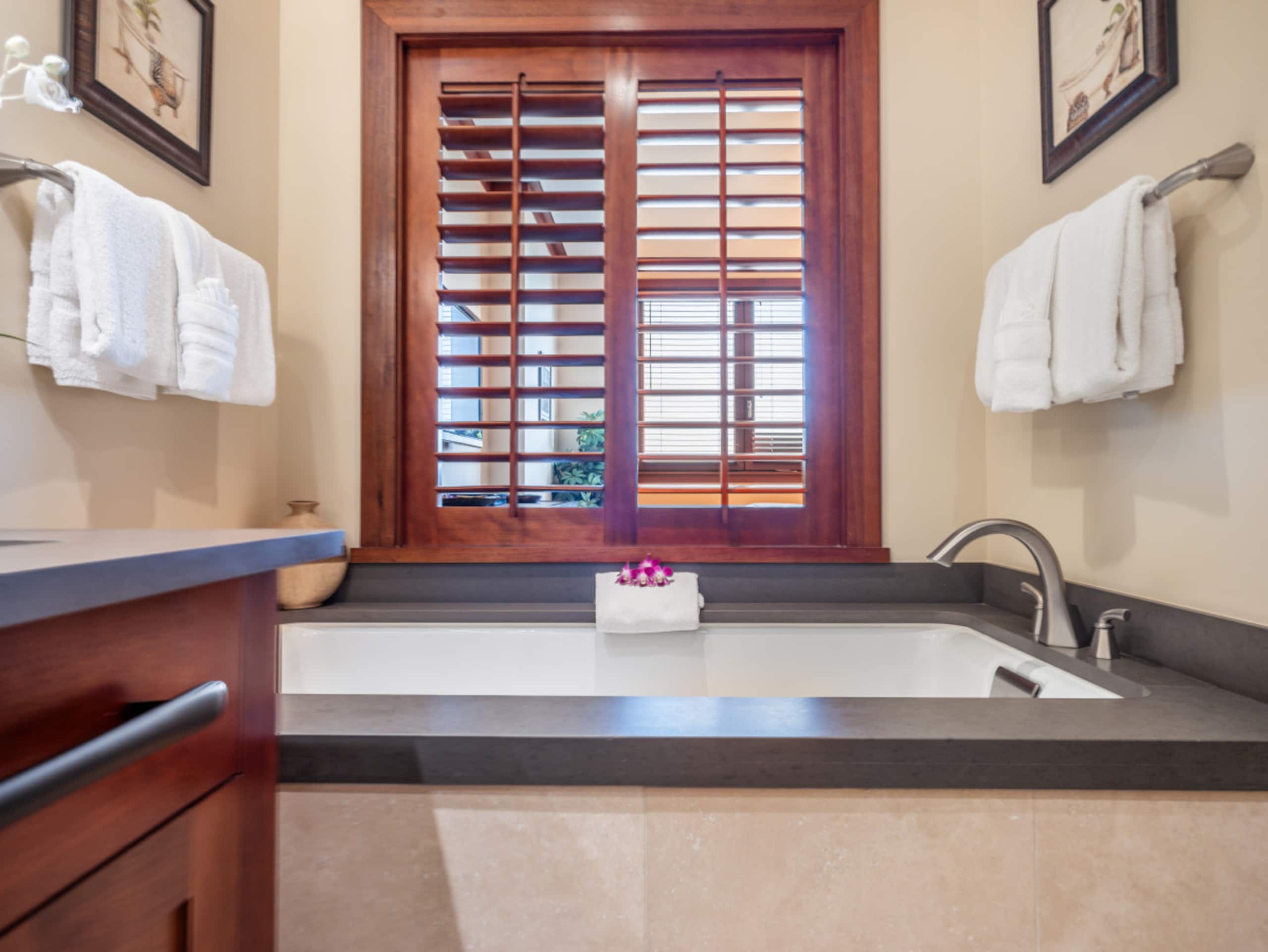 Hale Keani O-1203 stunning Views: Sept. Special! - Image 33