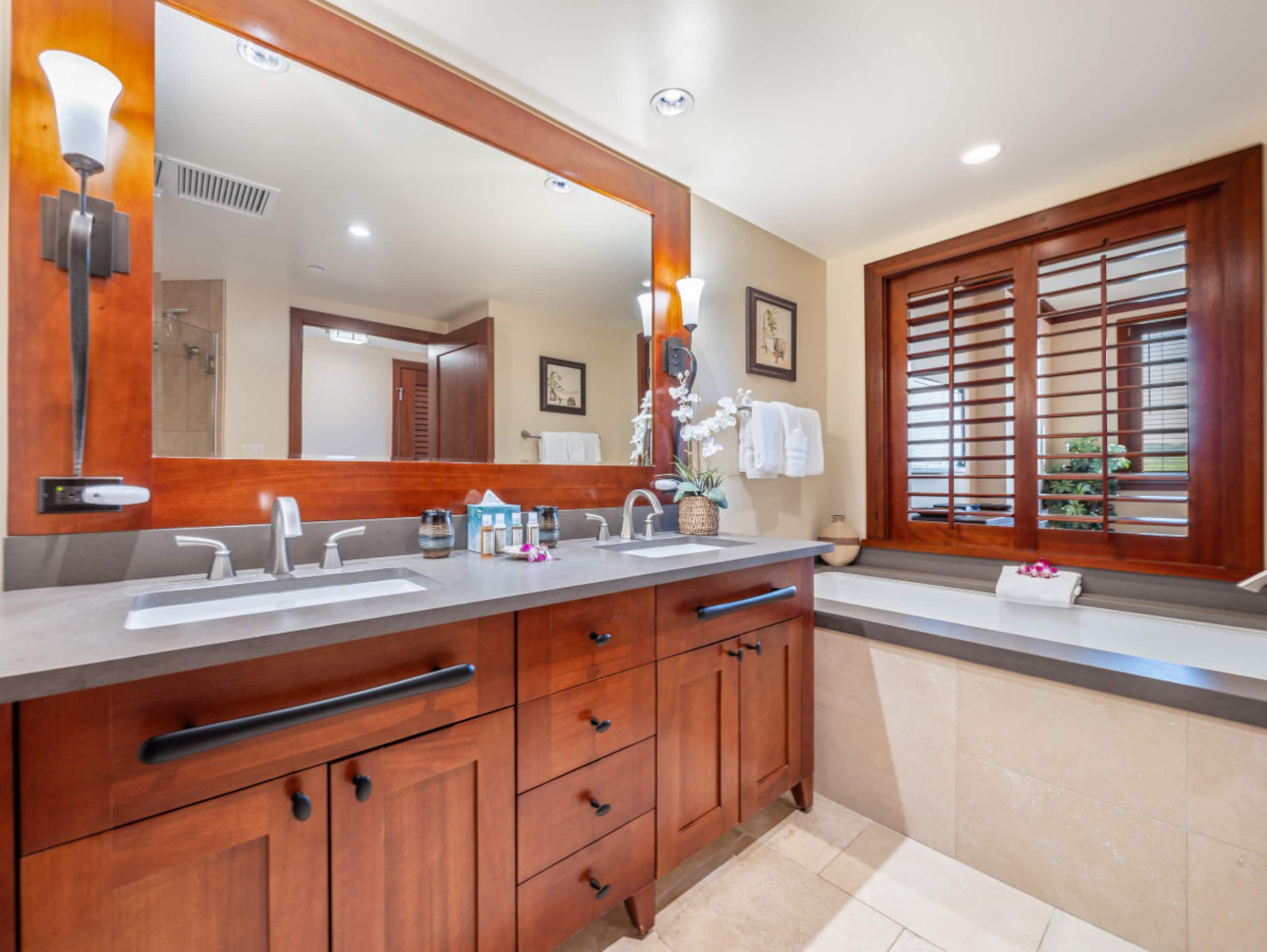 Hale Keani O-1203 stunning Views: Sept. Special! - Image 30