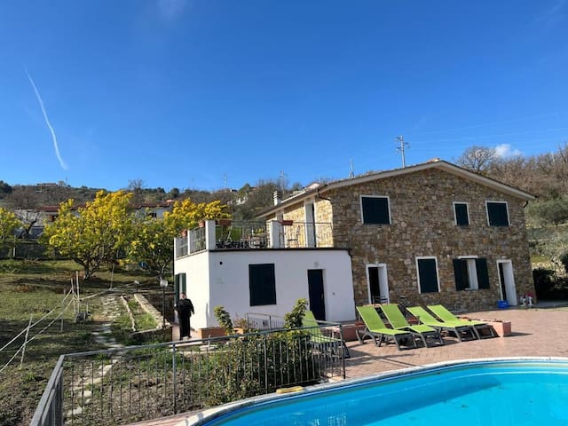 Entire home with 1 bedrooms in Imperia - 