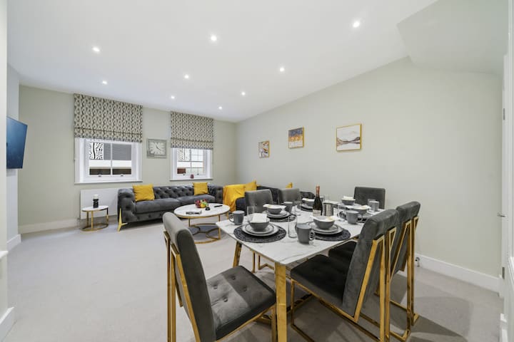Chic 2 Bed Maisonette in Mayfair 32A gallery image 2