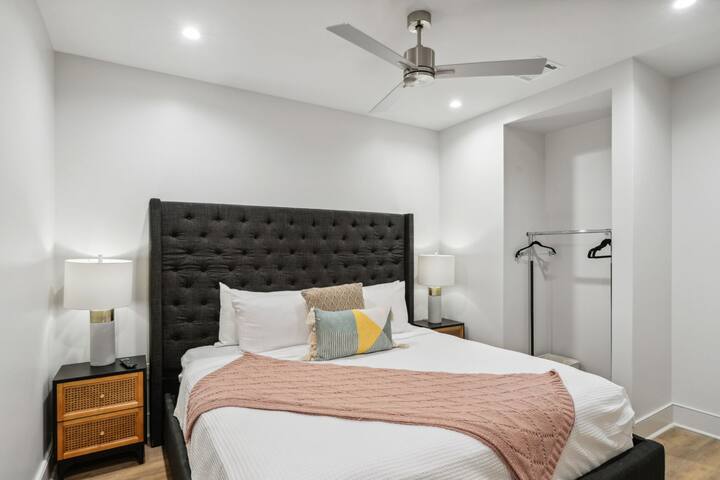 Elegant 5BD Unit Downtown | Walk to French Quarter gallery image 4