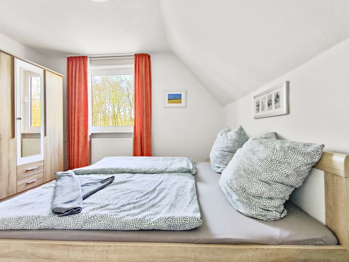 Chumba cha kulala na kabati