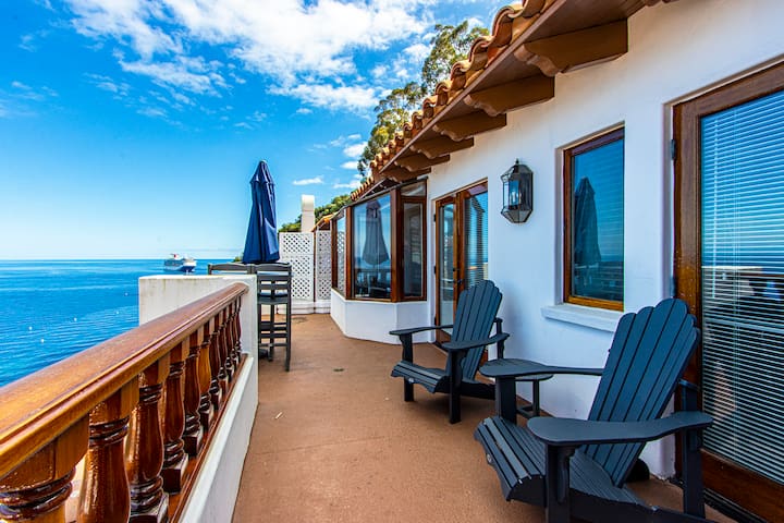 Catalina Island getaway with 6 seat golf cart A/C gallery image 2