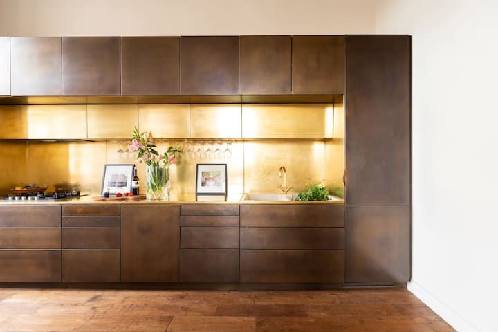 Monti Classy Apartment by Romeloft gallery image 3