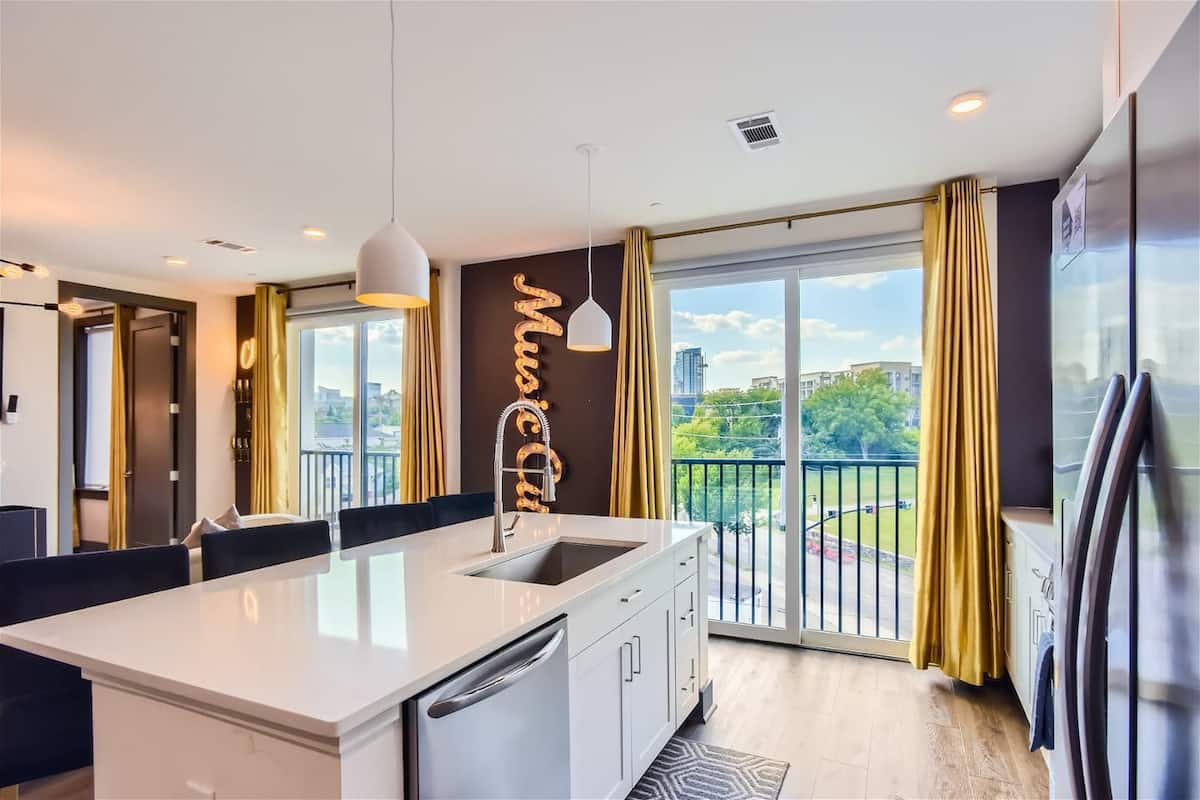 Kitchen with marble island