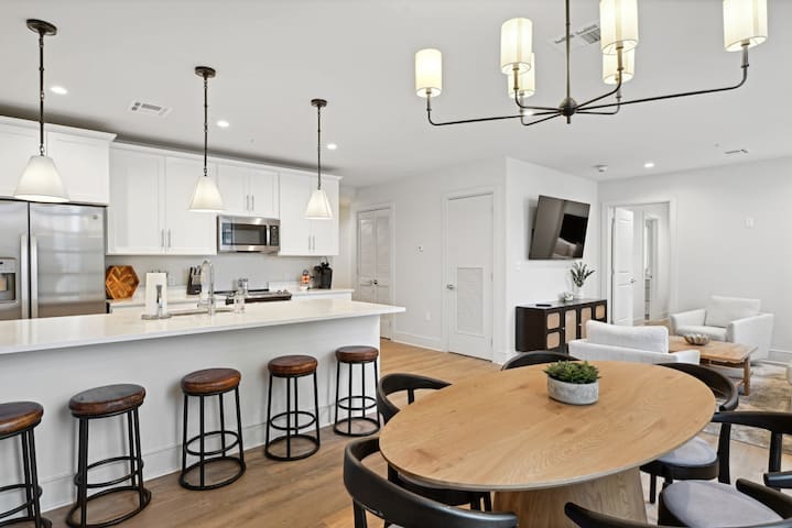 5BD Rooftop Pool & Hot tub, Walk to French Quarter