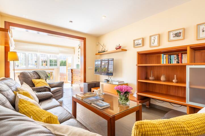 Mimosa gallery image 5